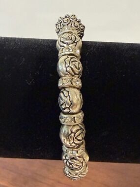 Silver Rose Carved Bead & Freshwater Pearl Stretch Bracelet 7 Inch